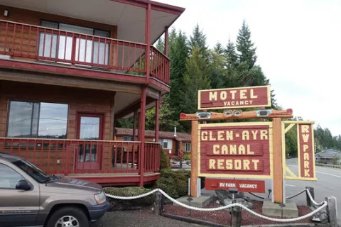 Glen Ayr Waterfront Resort