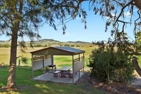 Killarney View Cabins & Caravan Park